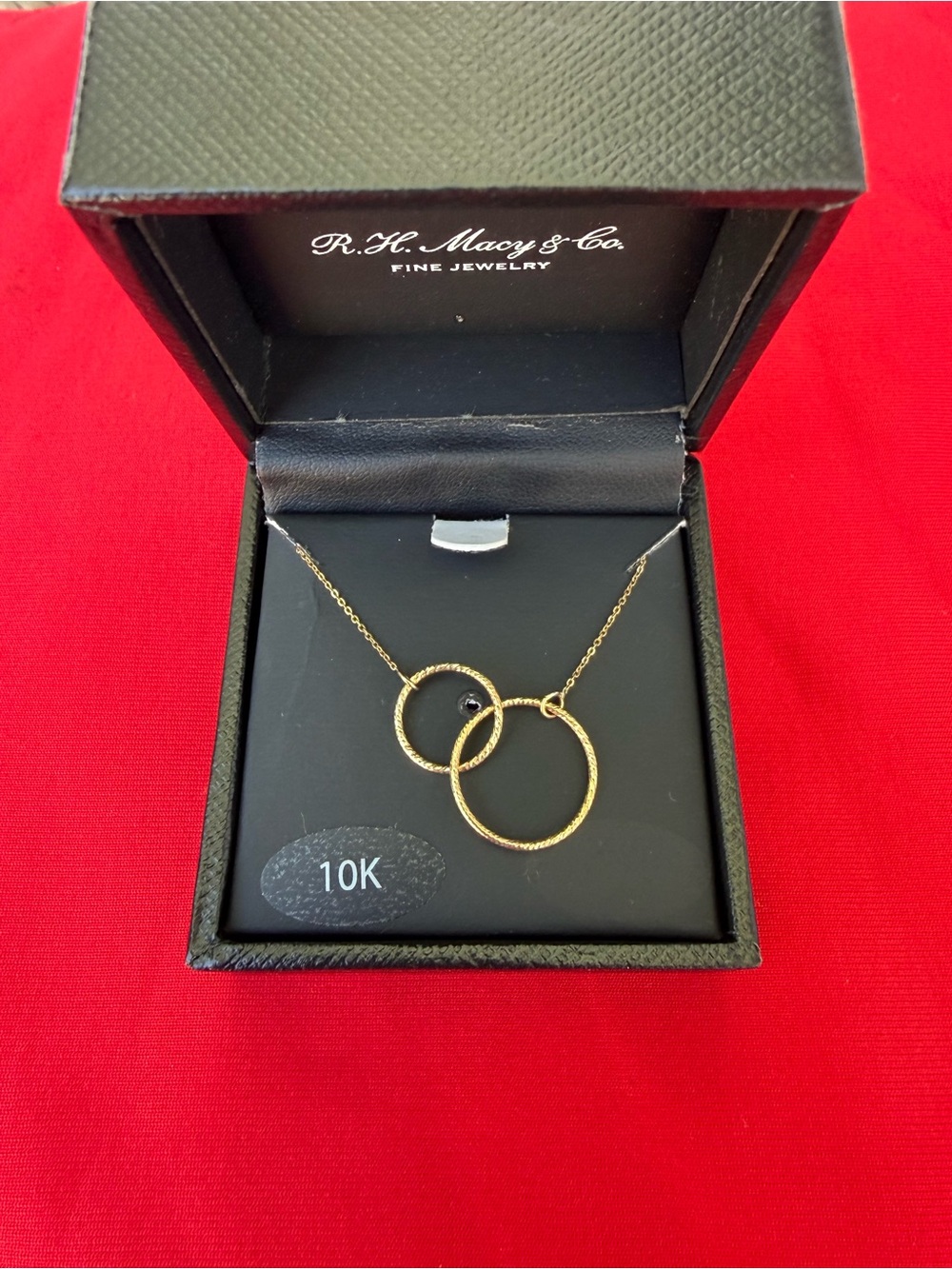 Solid 10K Gold Interlocking Circle Necklace